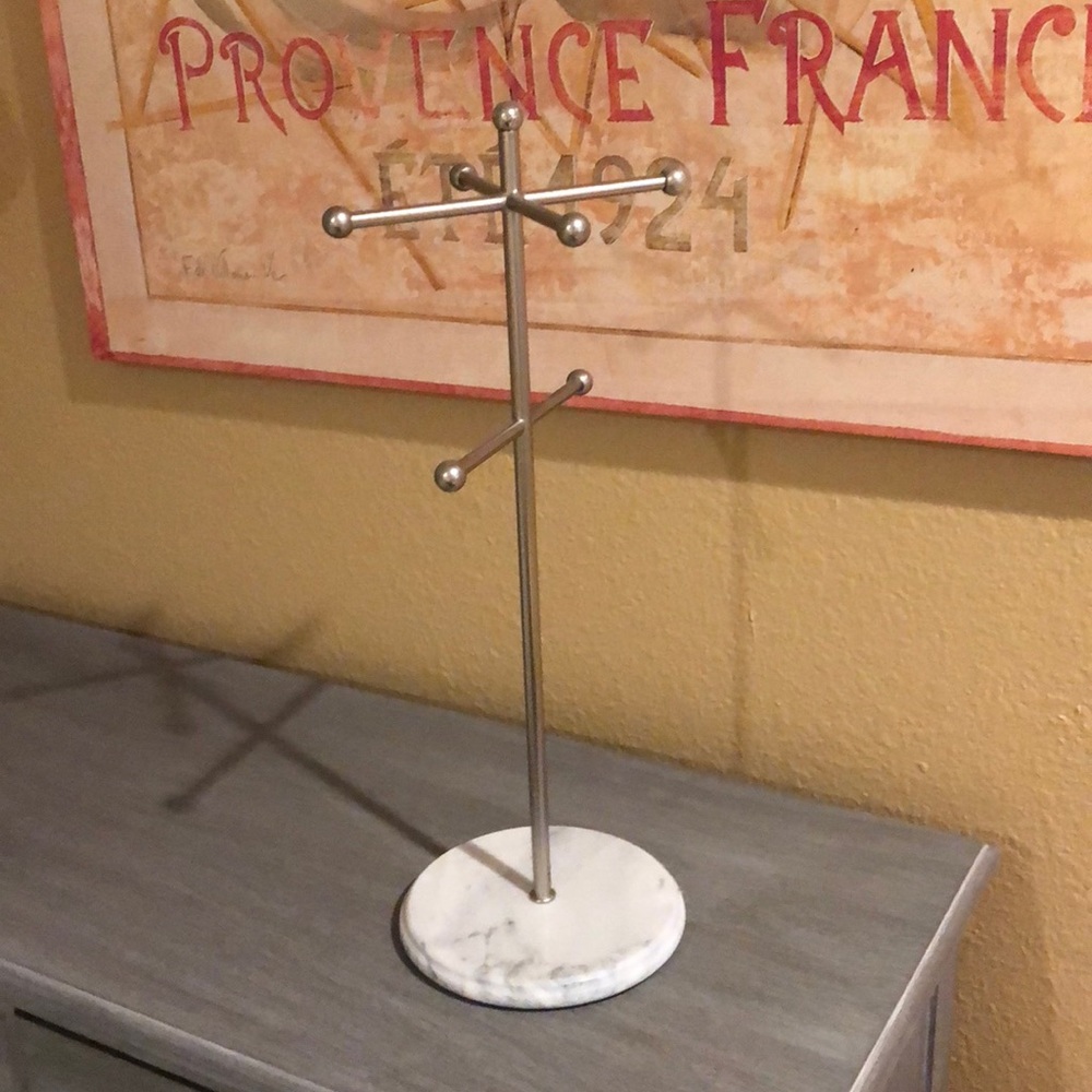 Umbra Jewelry Stand